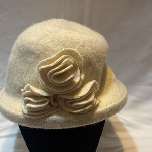 San Diego Hat Company Ivory Wool Hat with Rosette Details